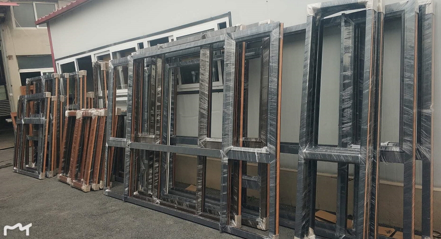 鞍山市天乙門窗工業有限公司沈陽經銷商所訂貨品已完成，經過檢驗后進行包裝，準備發貨。(圖1)