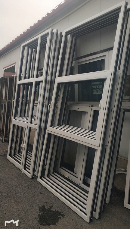 鞍山市天乙門窗工業有限公司沈陽經銷商所訂貨品已完成，經過檢驗后進行包裝，準備發貨。(圖2)